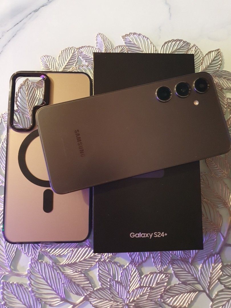 Samsung s24 Plus (Category: Samsung) located in Taguig. Submitted by samcheco (Listing ID 1341878689, Image 2). Description: selling samsung s24 plus smartlocked come's with original Box and cord. weeks old reason for selling switch to ios 16.