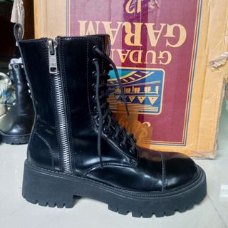 (Kategori: ) berada di . Dikirim oleh toembashoes (ID iklan 1341814663, Gambar 1). Deskripsi: .