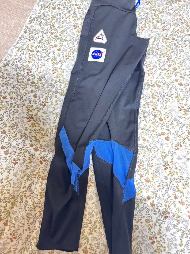Set Jacket (Category: Activewear) located in Kuala Lumpur. Submitted by wardrobe_me (Listing ID 1341958907, Image 3). Description: - Jacket - T Shirt - Legging.