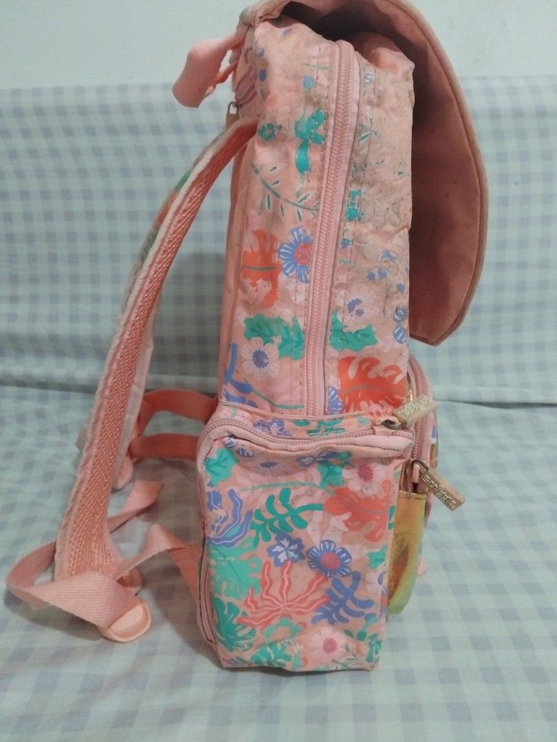 SMIGGLES PASTEL COLORFUL BACKPACK ORIGINAL (Category: Babies & Kids Fashion) located in Las Pinas. Submitted by goldinbox (Listing ID 1341932332, Image 2). Description: USED AND WASHED ALREADY THEN STORED WITH SIGN OF USAGE BUT WELL USED ITEM BOUGHT FROM LONDON UNIQUE DESIGN FULLY PADDED SHOULDER STRAP FOR BACK COMFORT SPACIOUS WITH INTERNAL COMPARTMENT ELEGANT STYLE AND ATTRACTIVE HEIGHT:14 IN WIDTH 12 IN SPACIOUS.