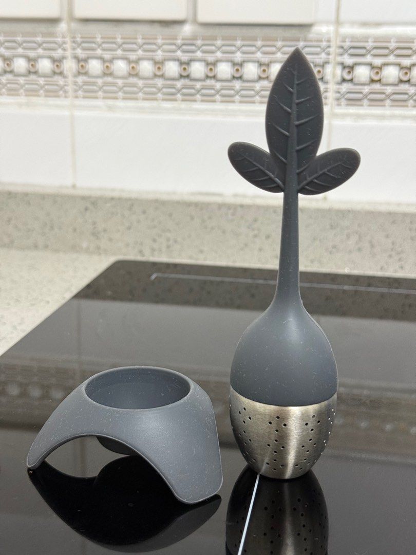 Tea infusers (Category: Cookware & Accessories) located in Singapore. Submitted by royalcloud_cd58d1 (Listing ID 1341789969, Image 1). Description: Brand new, never used before .