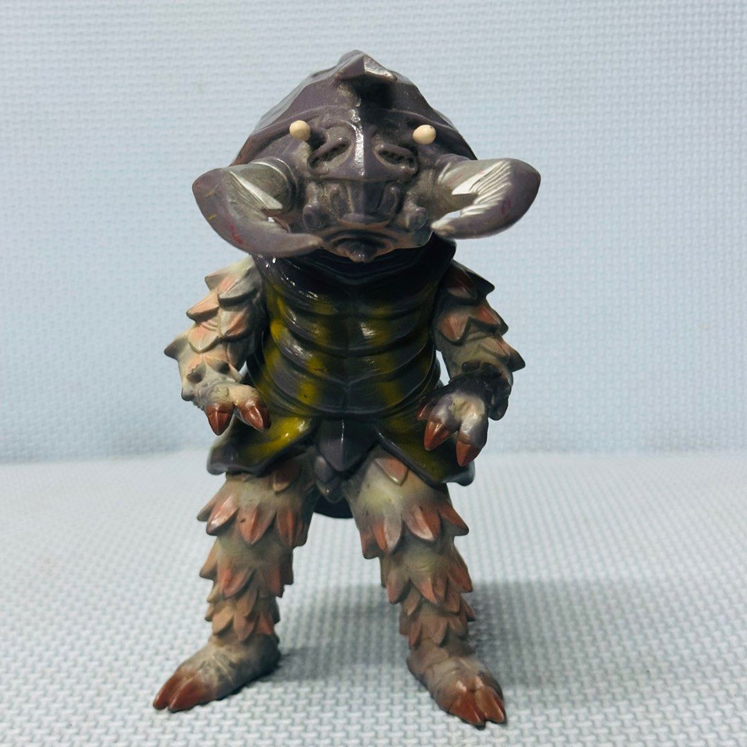 ULTRA MONSTER ANTLER / ANTLAR Bandai 2005 Ultraman Action Figure Toy Soft Vinyl - PreOwned / Used (Category: Figurines & Statues) located in Candon. Submitted by deign.garage.shop (Listing ID 1341925422, Image 3). Description: 💥 ULTRA MONSTER ANTLER / ANTLAR 💥 ✅ Bandai 2005 Ultraman Action Figure Toy ✅ Soft Vinyl - PreOwned / Used ✅ from Japan Box, Rare Collectible 🚚 COD via Xhopee / Bus / LBC.