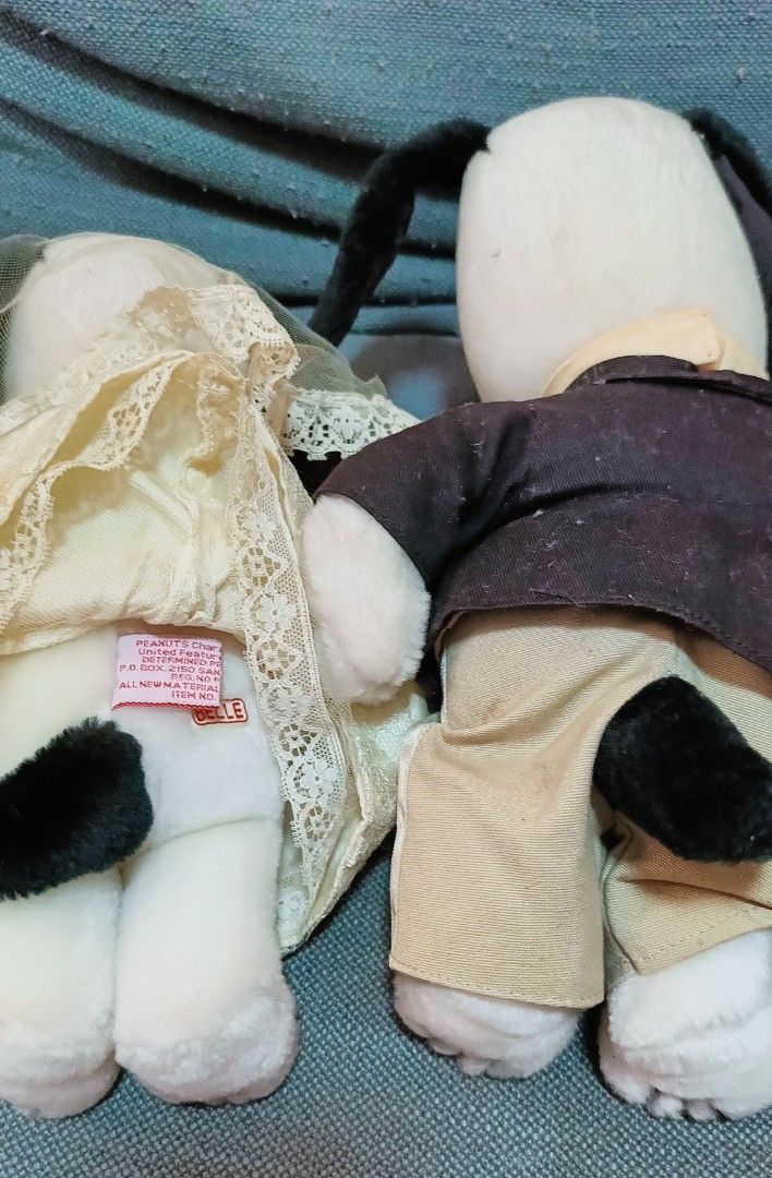 Vintage Snoopy and Belle (Category: Vintage Collectibles) located in Quezon City. Submitted by 12thfd (Listing ID 1341793053, Image 2). Description: Vintage Snoopy and Belle wedding.