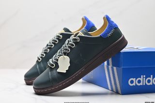 (Category: ) located in . Submitted by factory.shoes.outlet (Listing ID 1341982003, Image 1). Description: .