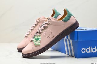 (Category: ) located in . Submitted by factory.shoes.outlet (Listing ID 1341983065, Image 1). Description: .