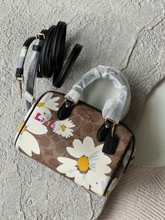 (Kategori: ) berada di . Dikirim oleh lavins_bydianpawestri (ID iklan 1341994096, Gambar 1). Deskripsi: .