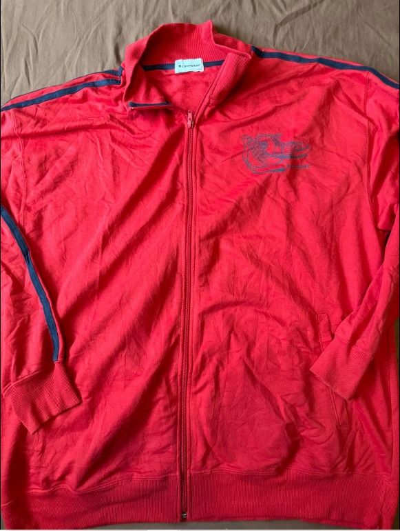Converse Cotton Jacket (Category: Coats, Jackets and Outerwear) located in Caloocan City. Submitted by brainstew (Listing ID 1342142713, Image 1). Description: PESOS FIT SA SIZE L - XL 250 PESOS ONLY PLEASE INBOX US TO PURCHASE FIRST PERSON TO PAY AUTOMATICALLY YOURS ALL ITEMS ARE PRELOVED (NEED WASH) PLEASE MANAGE YOUR EXPECTATIONS AS THESE ARE PARTIALLY USED CLOTHES. ACTUAL COLOR MAY VARY DUE TO LIGHTING PLEASE CHECK ACTUAL SIZE MEASUREMENTS. P