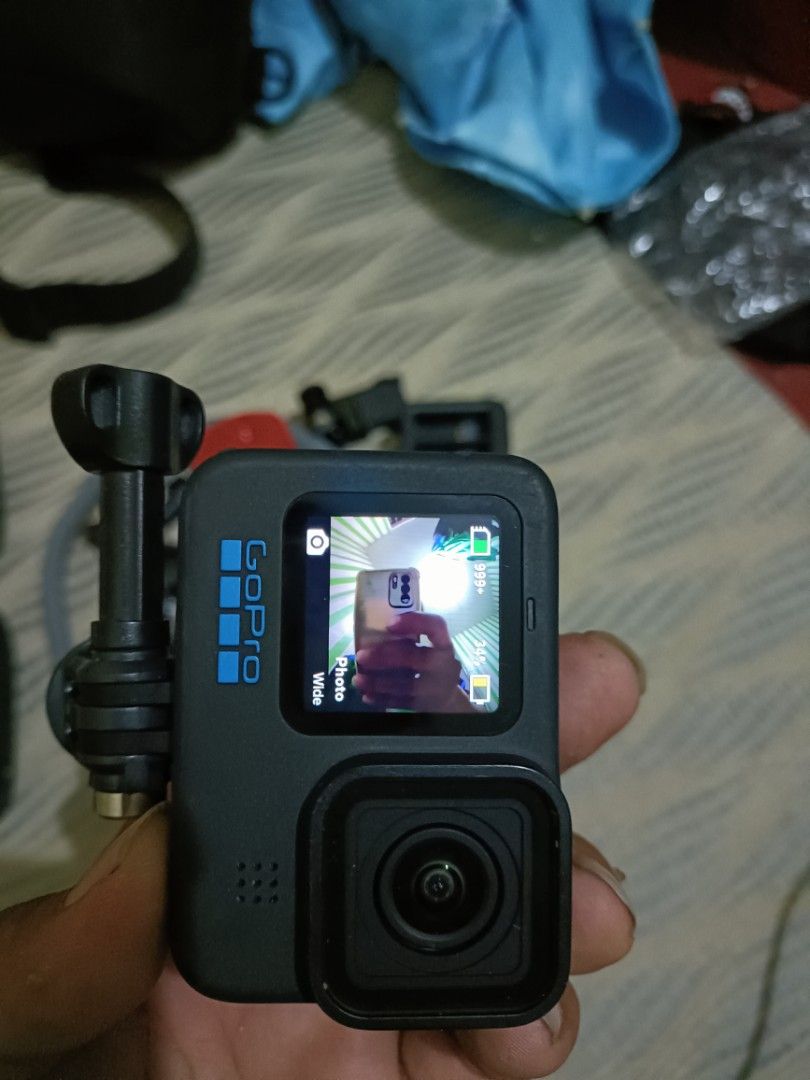 Go pro 11 | 2 weeks old with media mod (Category: Cameras) located in San Pedro. Submitted by kanor1234 (Listing ID 1342097697, Image 1). Description: go pro 11 / media mod / telesin mount / 2 battery with charger all in good condition bago ko nabili 2 weeks lang need lang pera nasa 27k lahat gastos ko jan..bagong bago pq yan.