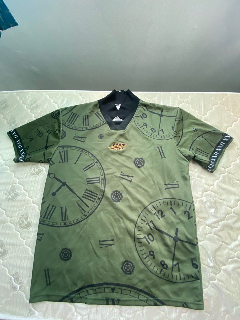 JMT CLOCKWISE (Category: Activewear) located in Kuantan. Submitted by lipppppp341 (Listing ID 1342053828, Image 1). Description: cutting L and Xl cun takde deffect retail 179 wo gi search.