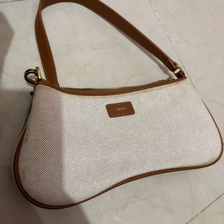 （分類：）位於 。 由 jacksonnoskcaj 提交（商品編號 1342139157，圖片 1）。簡介： 。