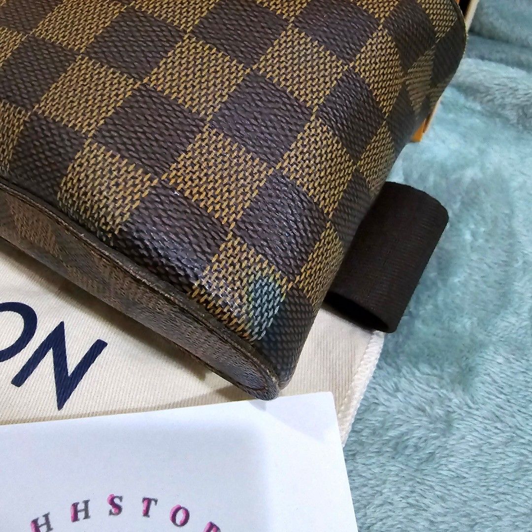 LV Geronimo (Category: Luxury Bags & Wallets) located in Mandaluyong City. Submitted by paushhstore (Listing ID 1342082951, Image 3). Description: LV Geronimo (for men and women) Inclusion: ▪︎ Box and dust bag layaway available | with discount if cash 📍 Mandaluyong Executive Subdivision - PICK-UP/MEET-UP 🏦 Gcash/Maya/BDO/BPI * Please ask all questions you have. * No return/exchange once transaction is finalized..