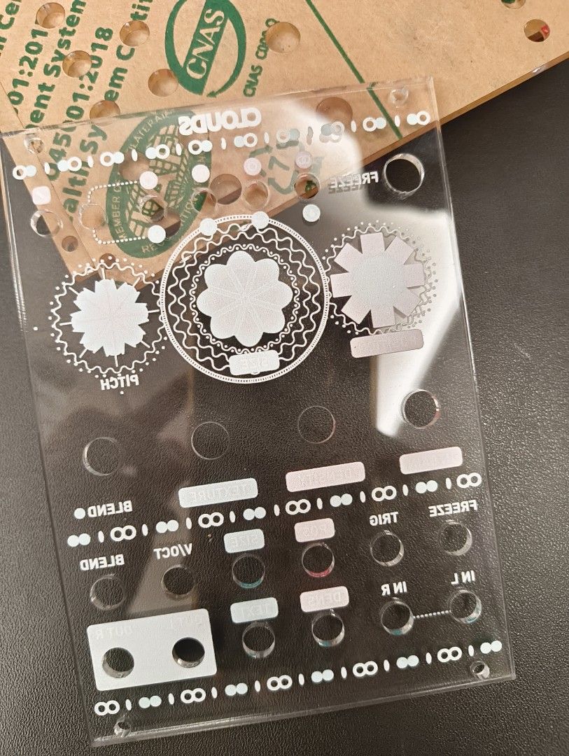mutable instruments clouds replacement front panel arcylic （分類：樂器）位於 Hong Kong。 由 chashel 提交（商品編號 1342064295，圖片 3）。簡介： print on 3mm arcylic. replacement front panel for clouds 250 hkd comes with 7 knobs。