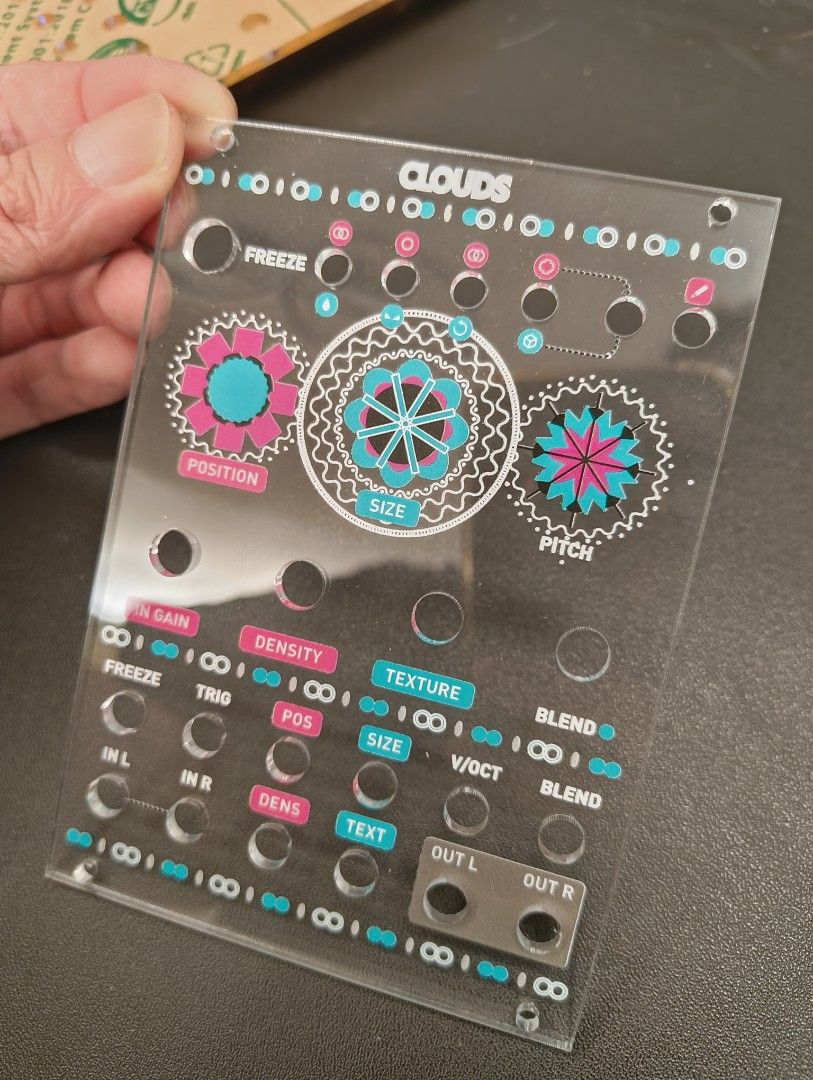 mutable instruments clouds replacement front panel arcylic （分類：樂器）位於 Hong Kong。 由 chashel 提交（商品編號 1342064295，圖片 1）。簡介： print on 3mm arcylic. replacement front panel for clouds 250 hkd comes with 7 knobs。