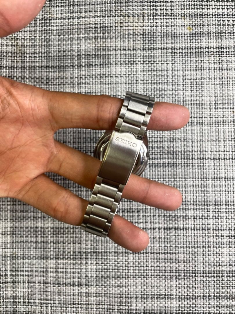 SEIKO 5 BLUE WAFFLE DIAL (Category: Luxury Watches) located in Caloocan City. Submitted by _alennchan (Listing ID 1341967106, Image 3). Description: #Available ✅: Seiko 5 “Blue Waffle” Automatic Authentic 7S36 Movement Size: 37mm Condition: 9.8/10 Mint Serial No. 240032 BMBY: April 2002 Reference no.: 7s36-00A0 - Automatic - Newly serviced - Newly buffed/polished - Used / Pre owned - Excellent condition 🏷️4000 php only + sf 🚚 (nego) 📍Open for 