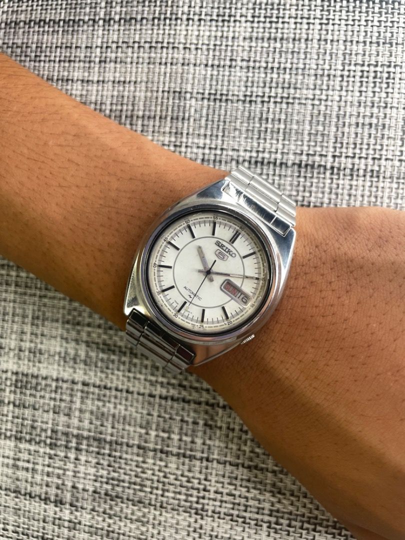 SEIKO 5 WHITE MINUTES (Category: Luxury Watches) located in Caloocan City. Submitted by _alennchan (Listing ID 1341967463, Image 1). Description: Seiko 5 "White Minutes" Automatic Authentic 7009 Movement Size: 37mm Condition: 9.6/10 almost mint Serial No. 182731 BMBY: August 1981 Reference no.: 7009-8331 - Automatic - Newly serviced - Newly buffed/polished - Used / Pre owned - Excellent condition 2799 php only + sf (nego) " Open for meet up aroun