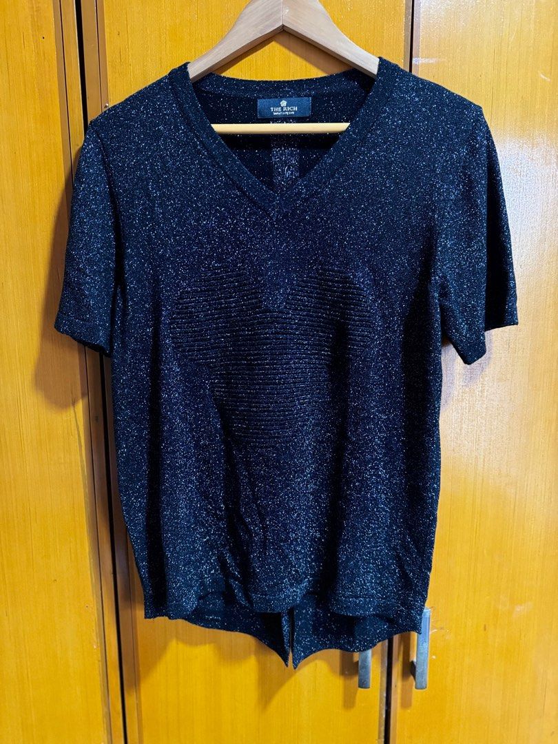 The Rich Glittery Top (BKK) (Category: Blouses) located in Marikina City. Submitted by barcafavela (Listing ID 1341962481, Image 1). Description: Bought from The Rich BKK Can fit upto 3xl Stretchable fabric Glittery design Sf shouldered by buyer.