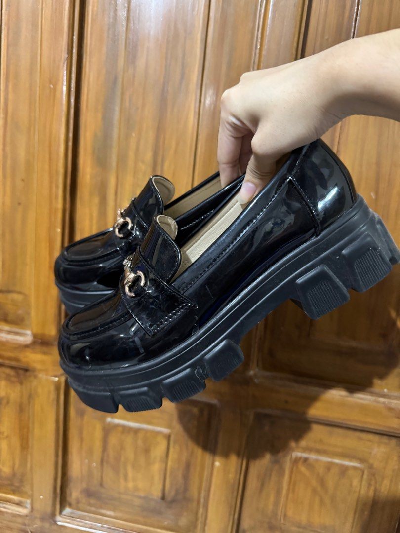 ULD Loafers (Category: Loafers) located in Bago City. Submitted by CTs_Selection (Listing ID 1342086929, Image 2). Description: Used once only. Left unused for months but still in good condition. Bought it at 1800+.