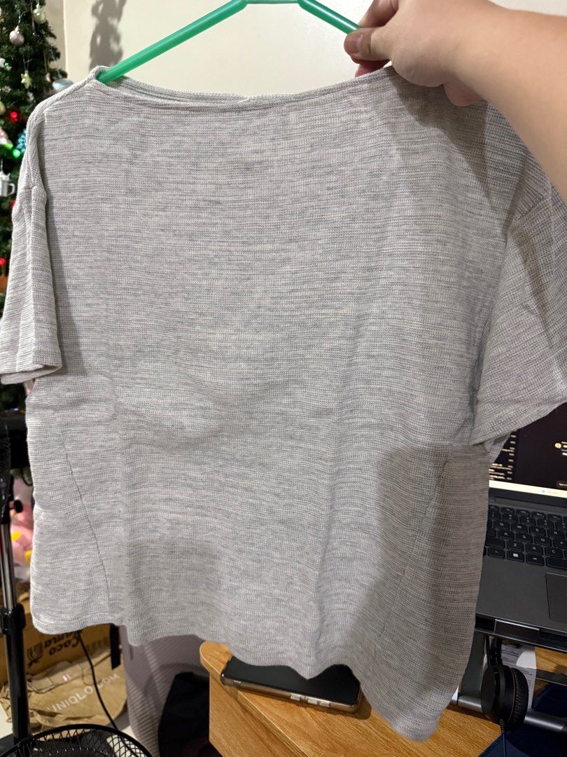 Uniqlo blouse (Category: Blouses) located in Quezon City. Submitted by decluttererwhenever (Listing ID 1342132861, Image 1). Description: .
