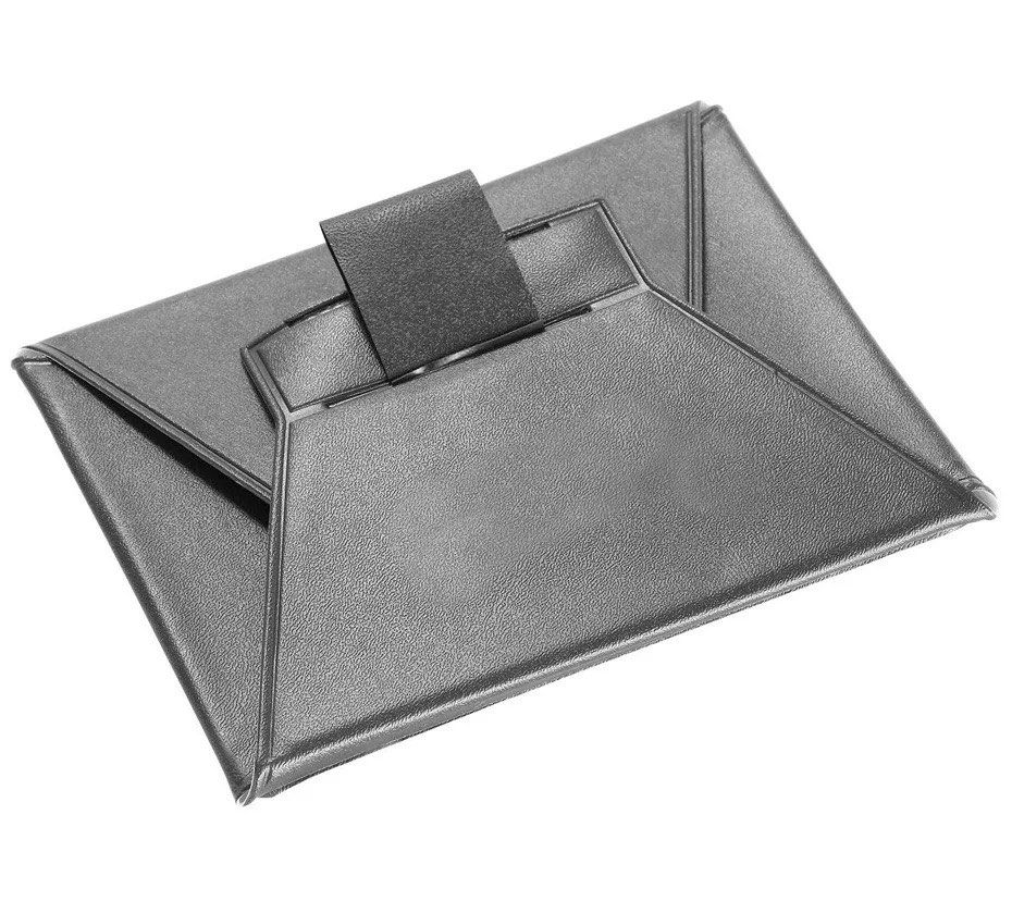 Universal flash diffuser softbox foldable modifier (Category: Flashes) located in Singapore. Submitted by isaaacccc (Listing ID 1342037387, Image 4). Description: Camera flash speedlight diffuser softbox rectangular compatible with the following models: Godox - TT600, TT685, TT685II, V850, V850II, V850III, V860, V860II, V860III Yongnuo - 560III, 565EX Canon - 580EX, 580EXII Made for flashes to be used with Sony, Nikon, Canon, Fuji, Olympus, Leica
