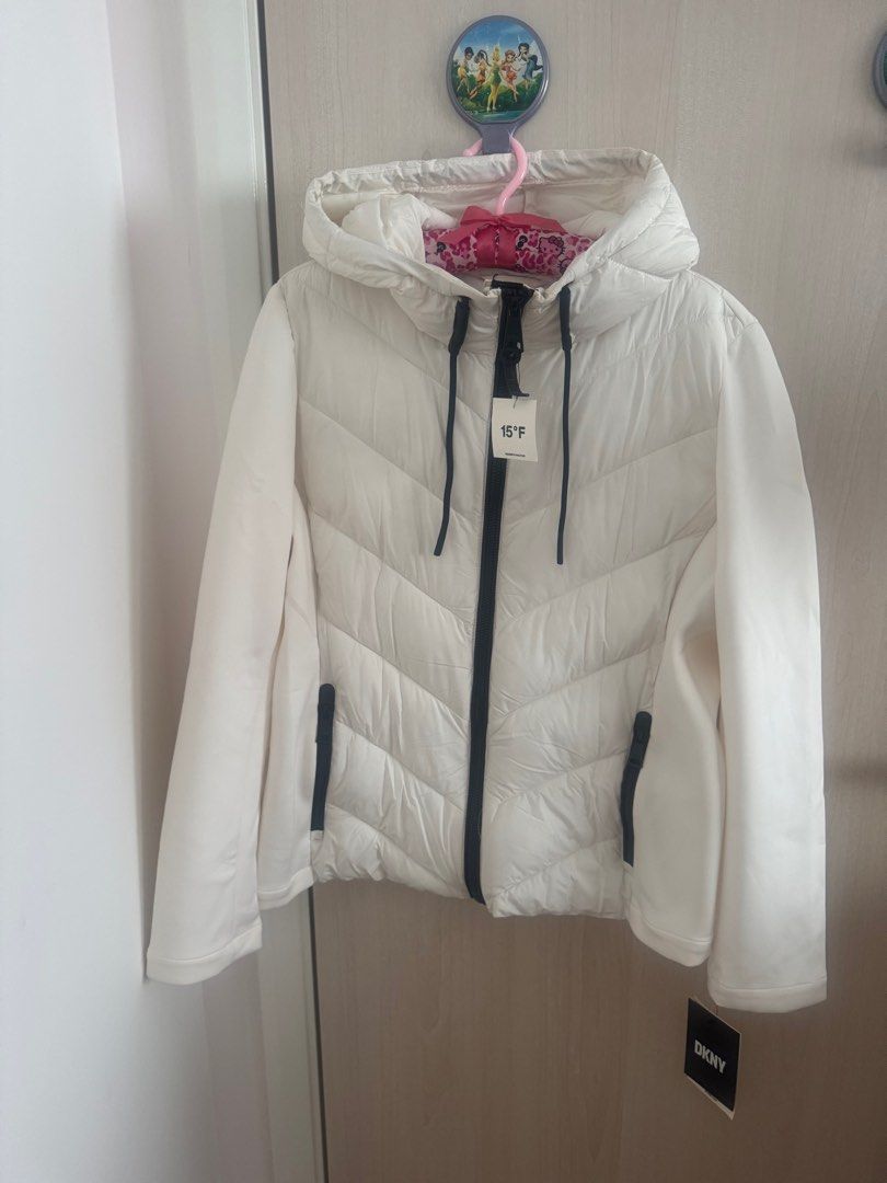 Winter Jacket (Category: Coats, Jackets and Outerwear) located in Singapore. Submitted by minmint (Listing ID 1342009266, Image 1). Description: 🗽 Brand new with tag 🗽 100% Authentic DKNY 🗽 For up to 15F 🗽Comes with 2 pockets 🗽 Light weight .
