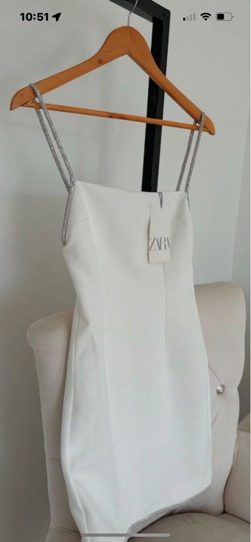 Zara White Mini Dress (RENT) (Category: Dresses) located in Pasig City. Submitted by _duhrl (Listing ID 1342111111, Image 1). Description: rent for 3 days!.