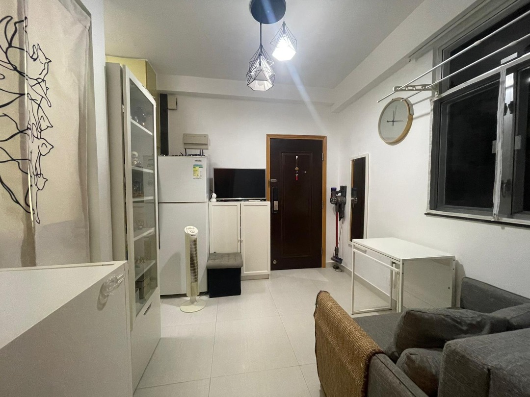 2.65 million for a one-bedroom, one-living room unit63439020073474118