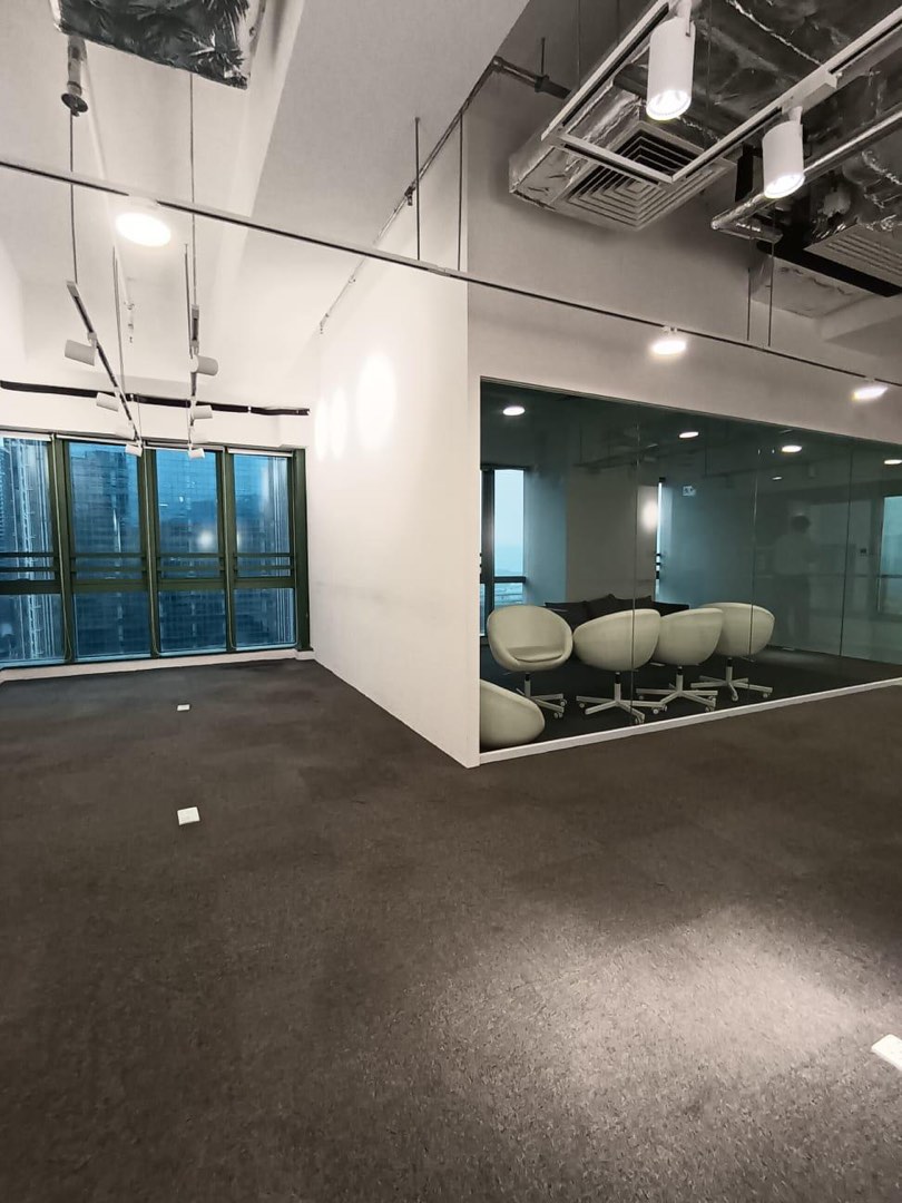 Office building63438991510403111