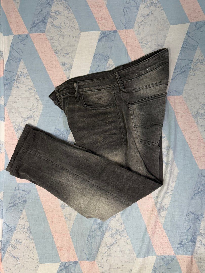 American Eagle Outfitters Slim Fit Jeans (Category: Jeans) located in Manila. Submitted by avg09 (Listing ID 1342315762, Image 1). Description: American Eagle Extreme Flex Slim Fit Jeans W: 30 L: 35 Issue: Cut Length.