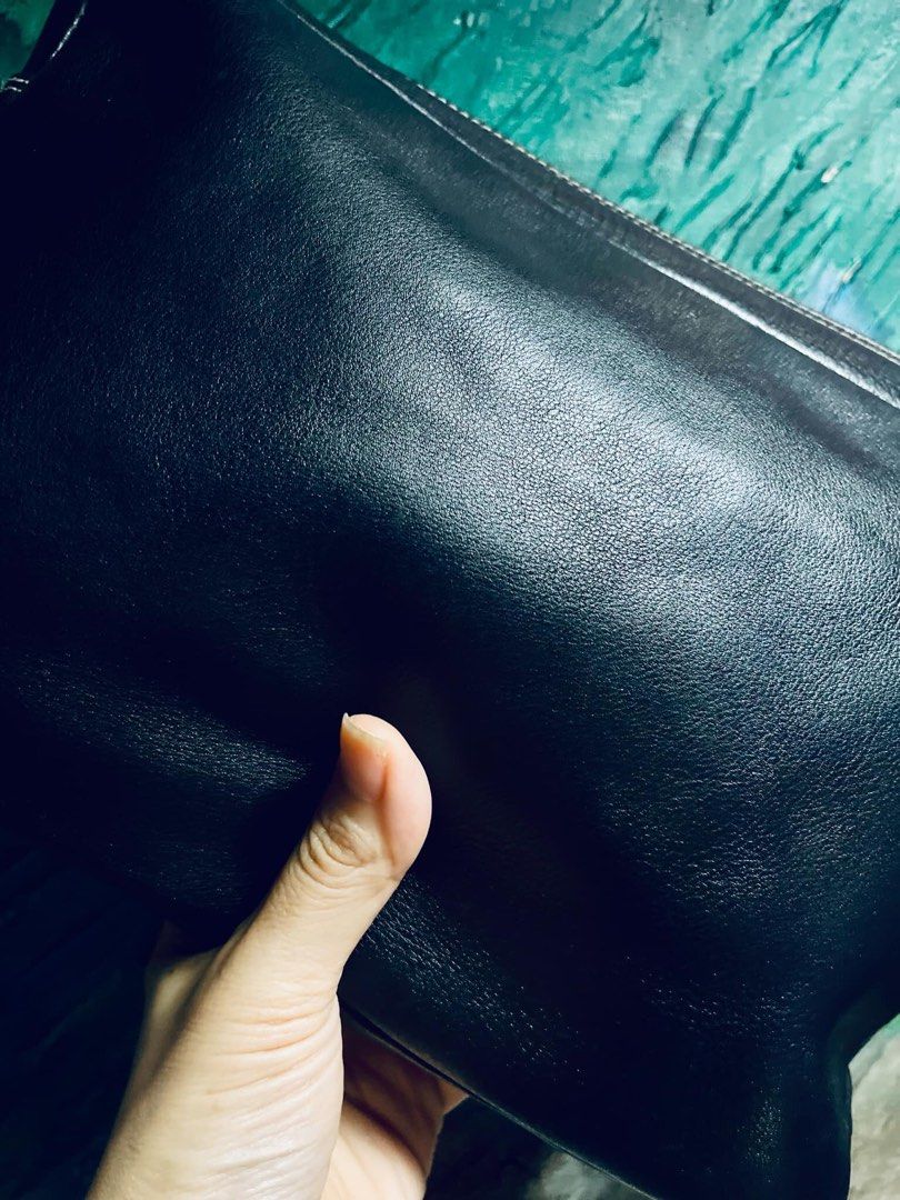 BAG Vintage Leather (Category: Cross-body Bags) located in Antipolo. Submitted by MSelection (Listing ID 1342309147, Image 3). Description: .