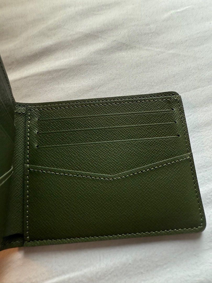 Brand new, rare seasonal LV men’s wallet (Category: Bags & Wallets) located in Singapore. Submitted by edstc (Listing ID 1342150106, Image 3). Description: Ultra rare LV men’s wallet looking for an owner who will treasure it..