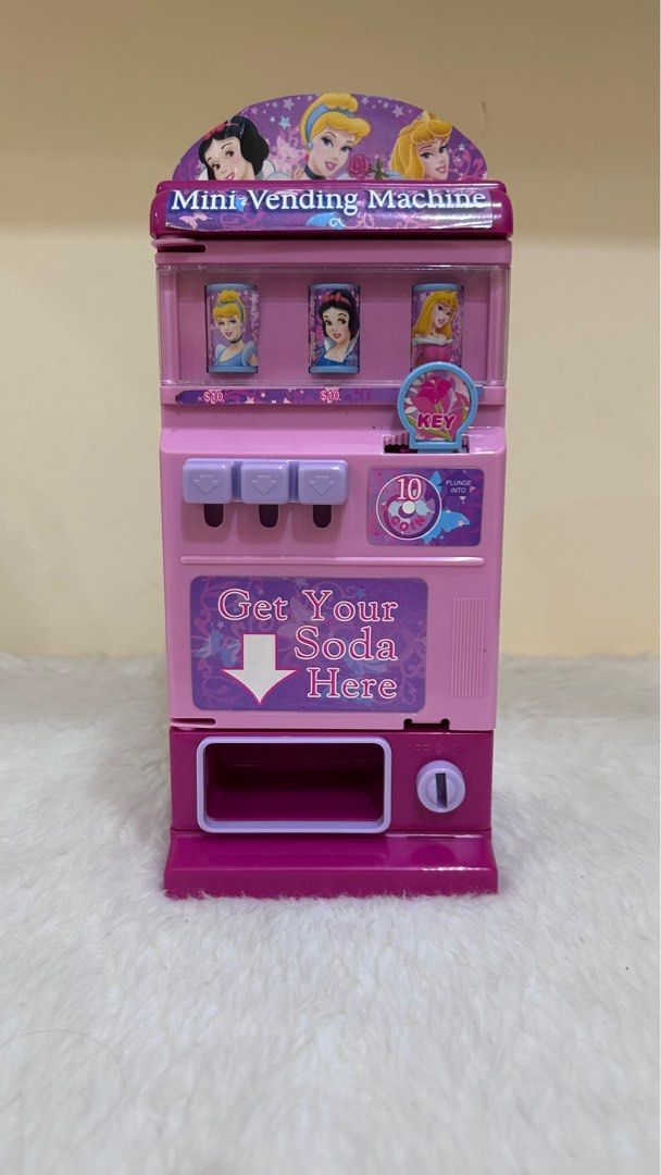Disney Princesses Mini Vending Machine (Category: Designer & Blind Box Toys) located in San Marcelino. Submitted by sainthustle (Listing ID 1342307564, Image 1). Description: .
