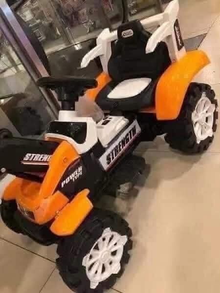 Electric Excavator #6288 (Category: Construction Tools & Equipment) located in Manila. Submitted by tindahanniatelizcehl (Listing ID 1342223577, Image 2). Description: Rechargeable Leather seats w/usb/mp3 Age: 1-6 years old.