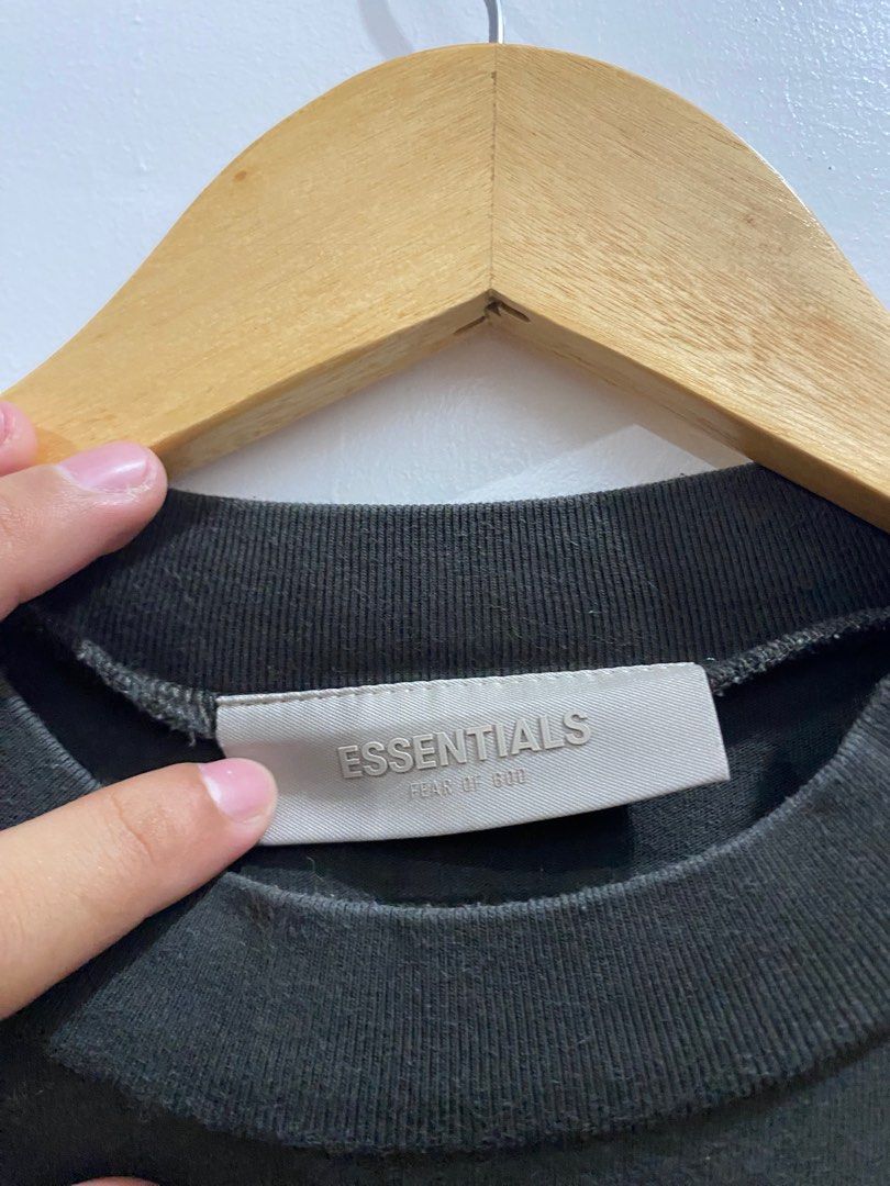 ESSENTIALS FEAR OF GOD FW22 SHIRT (Category: Shirts) located in Naga. Submitted by sislovesme (Listing ID 1342252183, Image 3). Description: •9/10 CONDITION •NEEDWASH •NO MAJOR FLAWS •WIDTH 18 INCHES •LENGHT 22.5 INCHES.