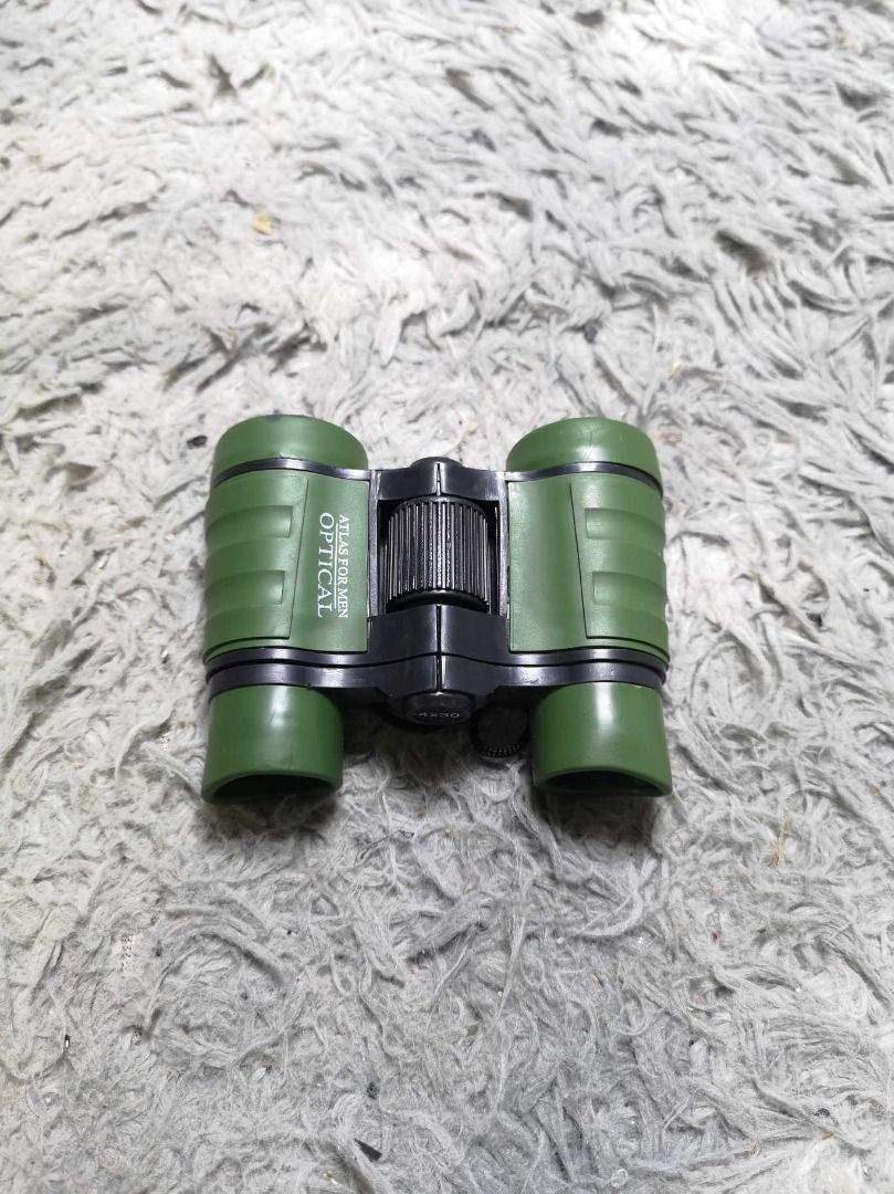 Green Optical Compact Binocular (Category: Lens & Kits) located in Santa Cruz. Submitted by jmy_surplus.2 (Listing ID 1342219754, Image 1). Description: Size ; L - 9 W - 11 Color ; Green Type ; Binocular Brand ; No brand Material ; Plastic Style ; Green Optical Binocular LG 97 JMY 4.