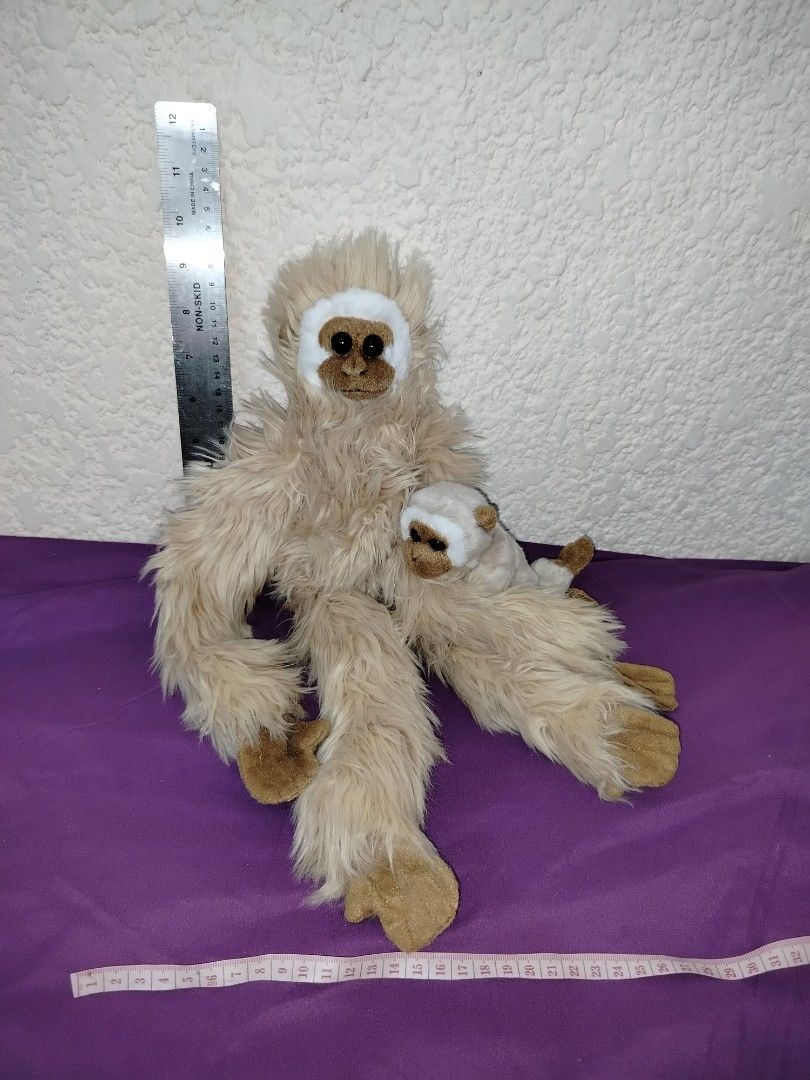 Hanging monkey with baby plush toy (Category: Plushies & Soft Toys) located in Rizal. Submitted by pms002 (Listing ID 1342171404, Image 1). Description: .