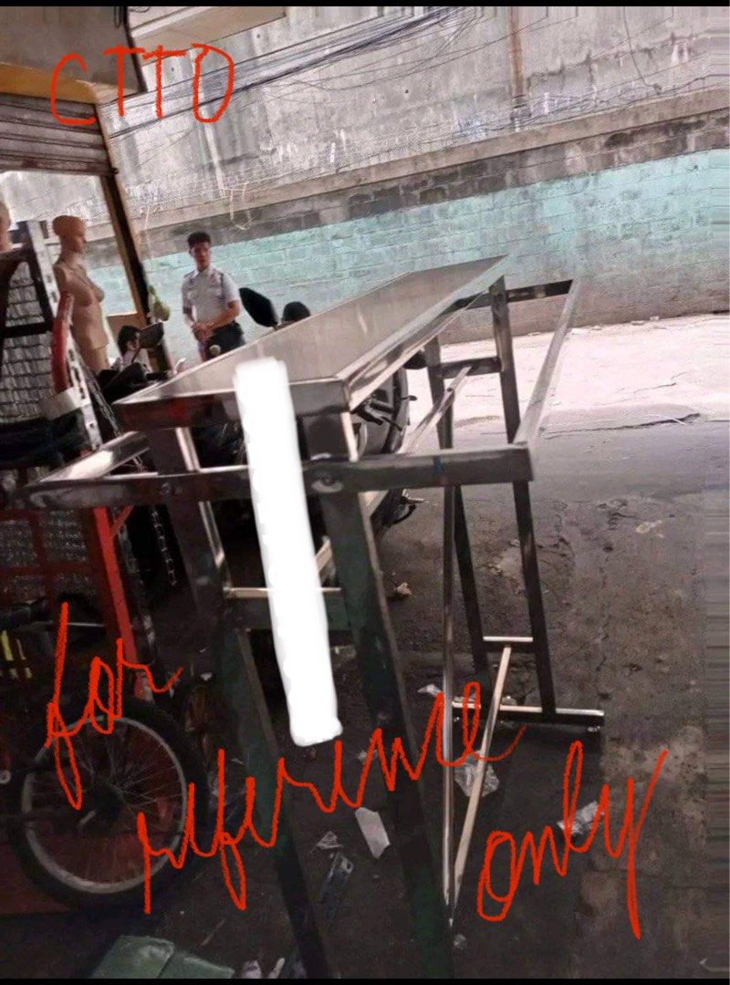 Heavy Duty Steel Clothes Rack (Category: Clothes Drying Rack) located in Quezon City. Submitted by everydayessentialsstudio (Listing ID 1342246757, Image 3). Description: Regular Price: ₱3,200.00 Selling For: ₱2,400.00 Width - 21.5 inches Length - 47 inches Height - 54 inches RFS: Declutterring No damage. Like new. Slightly negotiable. NO FREE SHIPPING. Shipping fee charge to buyer. *Hindi po kasama mga nakahanger na damit..