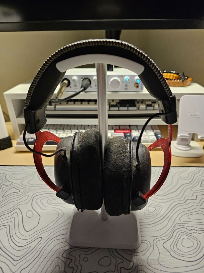 HyperX Cloud 3 (HyperX Cloud III) Gaming Headset (Category: Headphones & Headsets) located in Mandaluyong City. Submitted by coffeebara (Listing ID 1342263893, Image 1). Description: RFS: Not using anymore Item specs: https://hyperx.com/pages/cloud-iii-gaming-headset - Replaced cable with 3.5mm female AUX jack (for detachable AUX cable) - Included Marshall Major III replacement cable - Have obvious cosmetic issues with earcups and headbands, but 