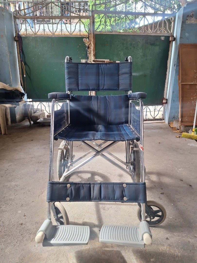 Japan Surplus Wheel Chair (Category: Wheelchairs) located in Manila. Submitted by trueforce258352 (Listing ID 1342203356, Image 1). Description: .