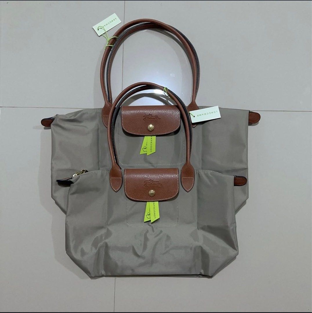 Long champ bag (Category: Tote Bags) located in Quezon City. Submitted by UrsCollectionpH (Listing ID 1342156597, Image 2). Description: Longchamp bag’s.
