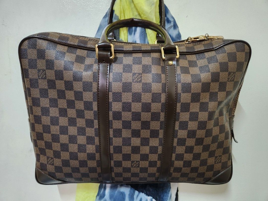LV DAMIER BRIEFCASE LAPTOP BAG (Category: Luxury Bags & Wallets) located in Taguig. Submitted by starbucksph (Listing ID 1342329056, Image 1). Description: .