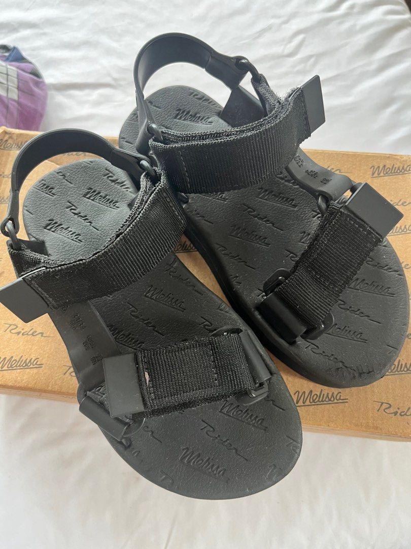 Melissa papete rider black s5 (Category: Sandals) located in Cebu City. Submitted by monjcel (Listing ID 1342245874, Image 2). Description: Size 5 May maliit na chip lang sa front Other than that still super nice Used onced or twice lang cguro xa .