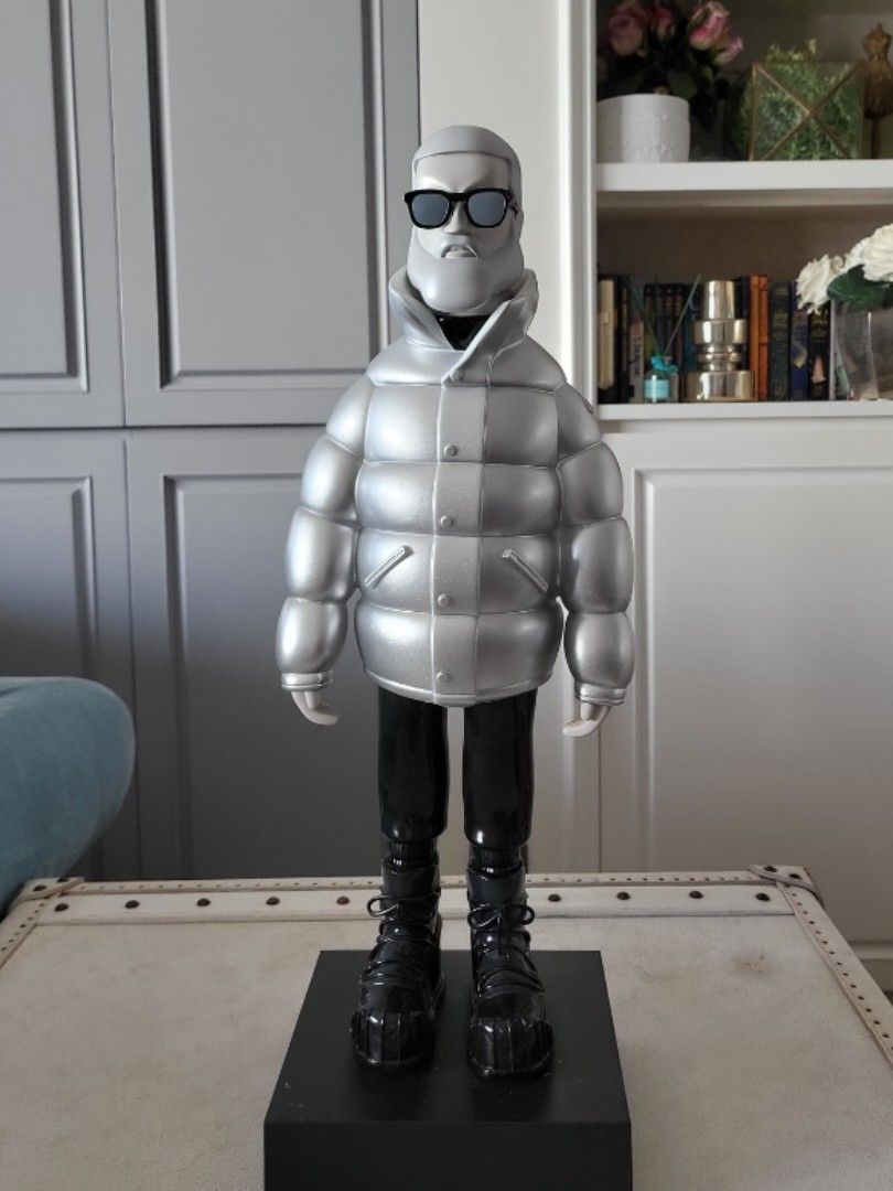 非売品 モンクレール 香港 イベント限定 Mr. Moncler 人形 非売品 モンクレール 香港 イベント限定 Mr. Moncler 人形