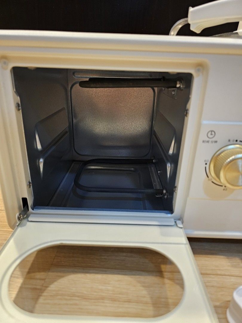 Multi Function Cooking Machine (Category: Bakeware) located in Cheras. Submitted by angel_limmx (Listing ID 1342264075, Image 3). Description: this is a Multi Function Mini Cute Machine Frying, Steaming, Boiling, Baking Come with few tools.