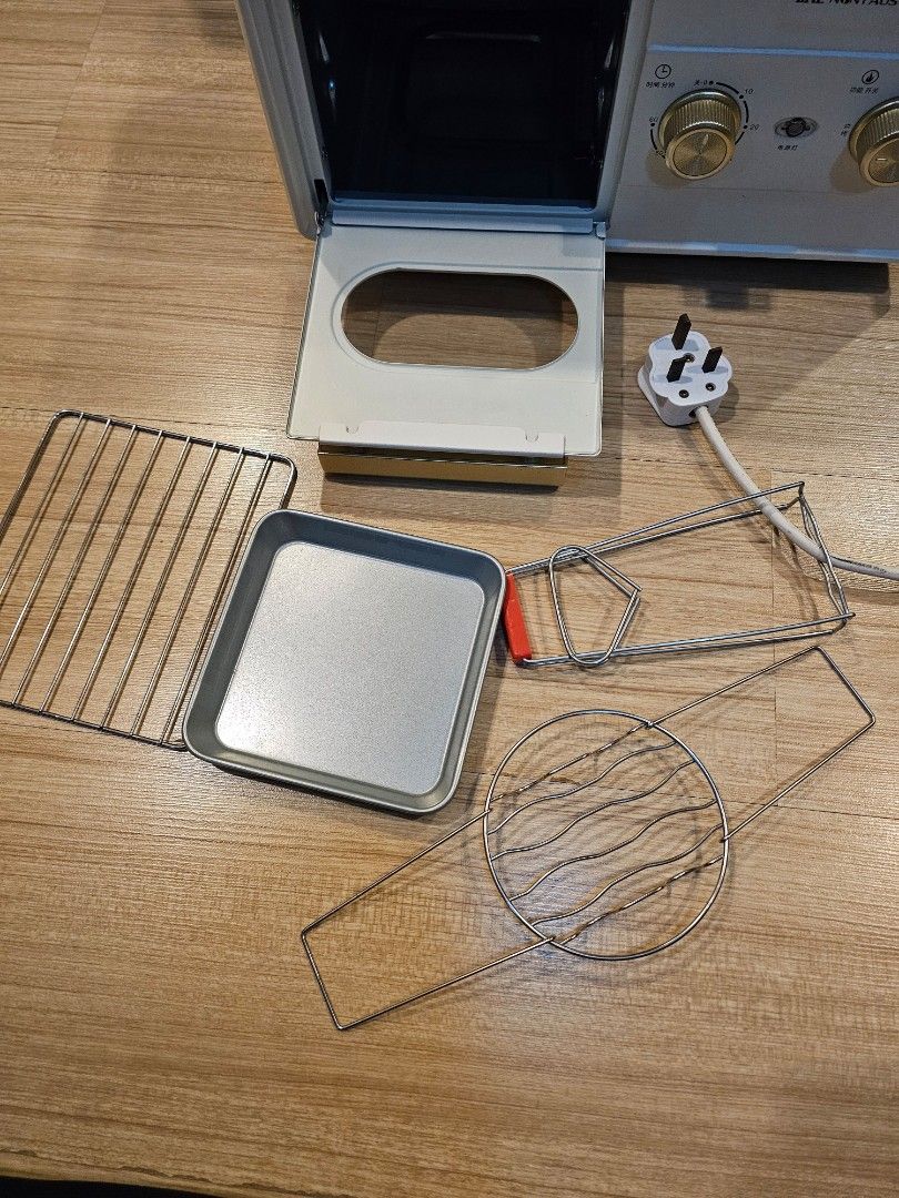 Multi Function Cooking Machine (Category: Bakeware) located in Cheras. Submitted by angel_limmx (Listing ID 1342264075, Image 2). Description: this is a Multi Function Mini Cute Machine Frying, Steaming, Boiling, Baking Come with few tools.