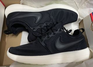 all black roshe two