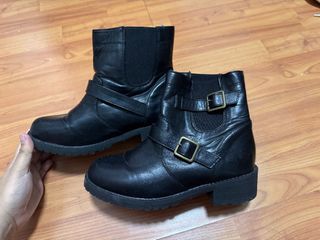(Category: ) located in . Submitted by _closetdeclutter (Listing ID 1342190660, Image 1). Description: .