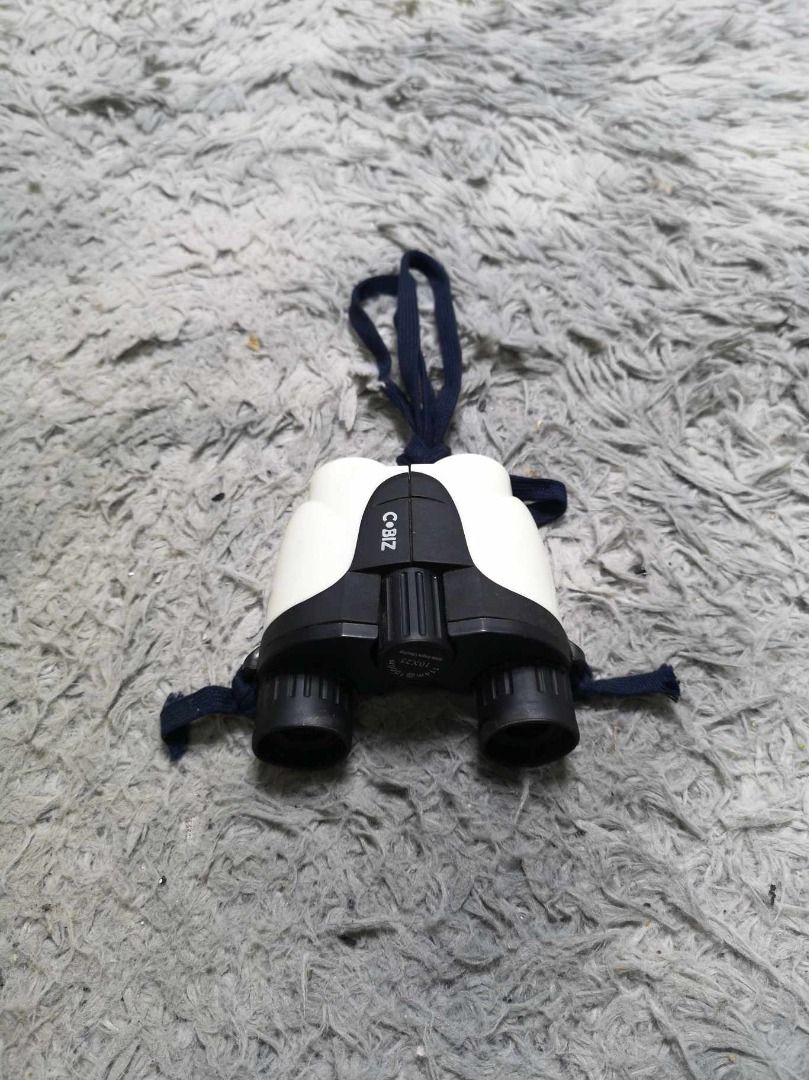 Outdoor Folding Spotting Kids Binocular (Category: Lens & Kits) located in Santa Cruz. Submitted by jmy_surplus.2 (Listing ID 1342219355, Image 3). Description: Size ; L - 11 W - 11 Color ; White Type ; Binocular Brand ; No brand Material ; Plastic Style ; White Kids Binocular LG 97 JMY 4.