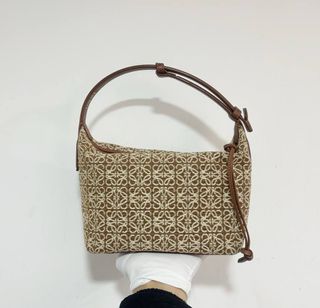 (Category: ) located in . Submitted by collynluxurybag (Listing ID 1342314219, Image 1). Description: .