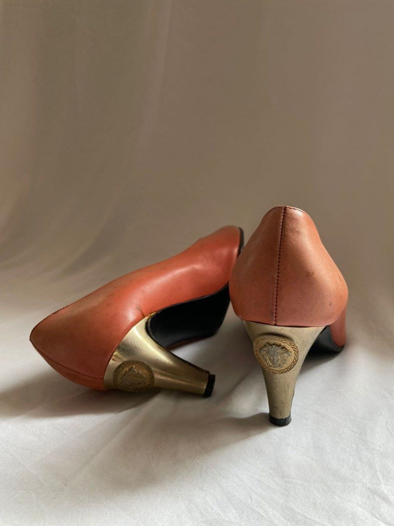 Sepatu Gianni Versace Leather Heels warna orange Fesyen