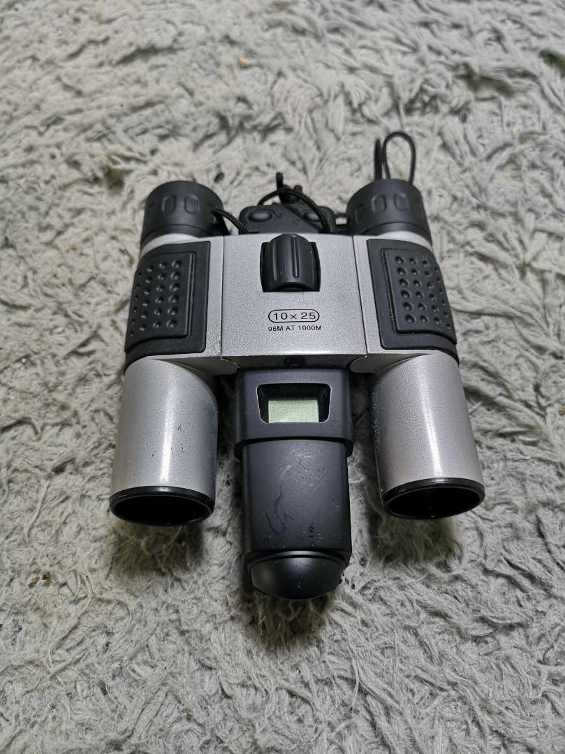 Silver Black Field Binocular (Category: Lens & Kits) located in Santa Cruz. Submitted by jmy_surplus.2 (Listing ID 1342218632, Image 1). Description: Size ; L - 14cm W - 11cm Color ; Silver Black Type ; Binocular Brand ; No Brand Material ; Plastic Metal Style ; Silver Black Field Binocular LG 97 JMY 4.